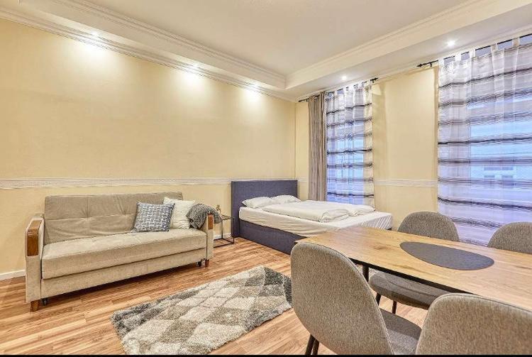 Lovely Airbnb Near Schoenbrunn Apartment เวียนนา ภายนอก รูปภาพ